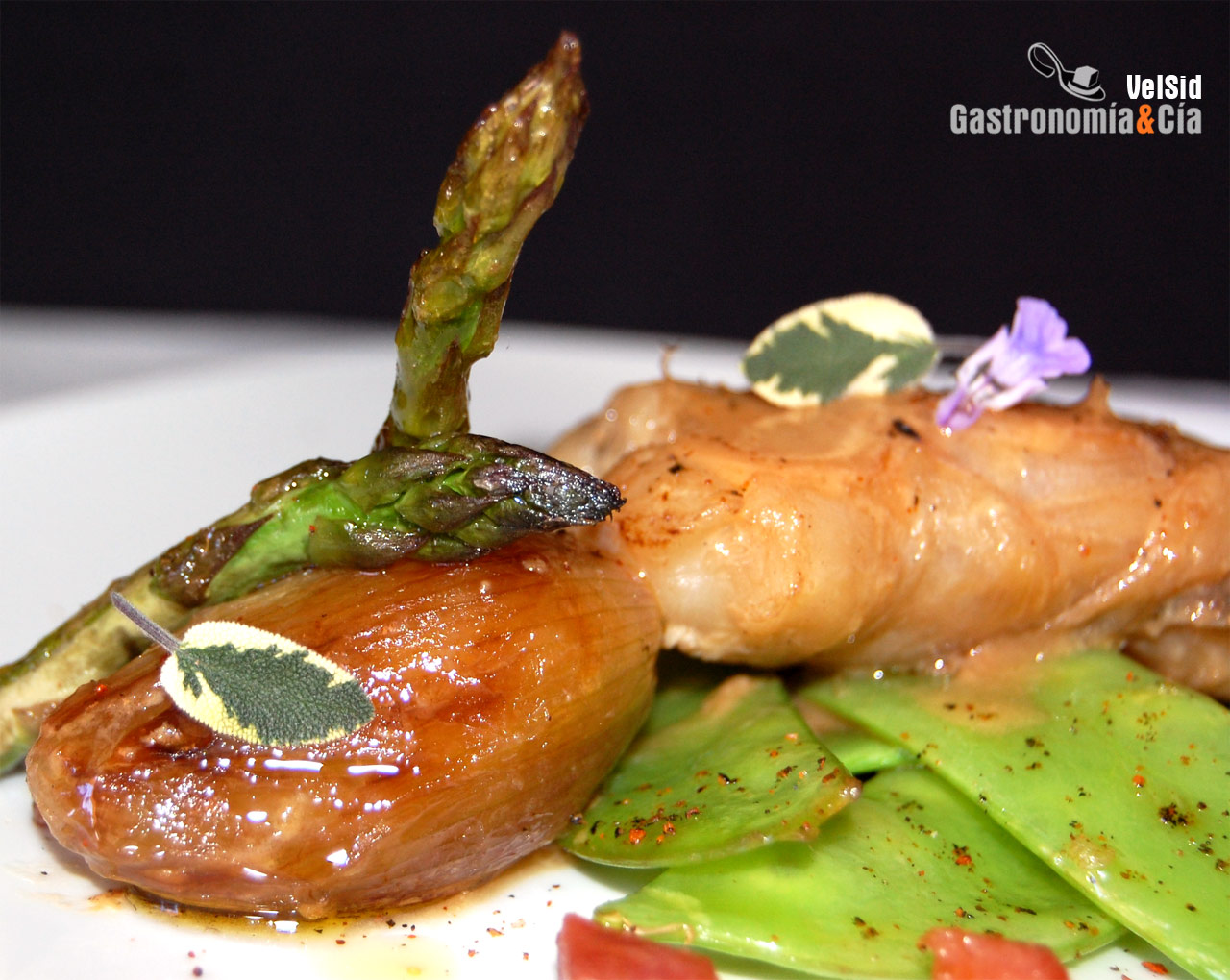 Rape al cava con tirabeques