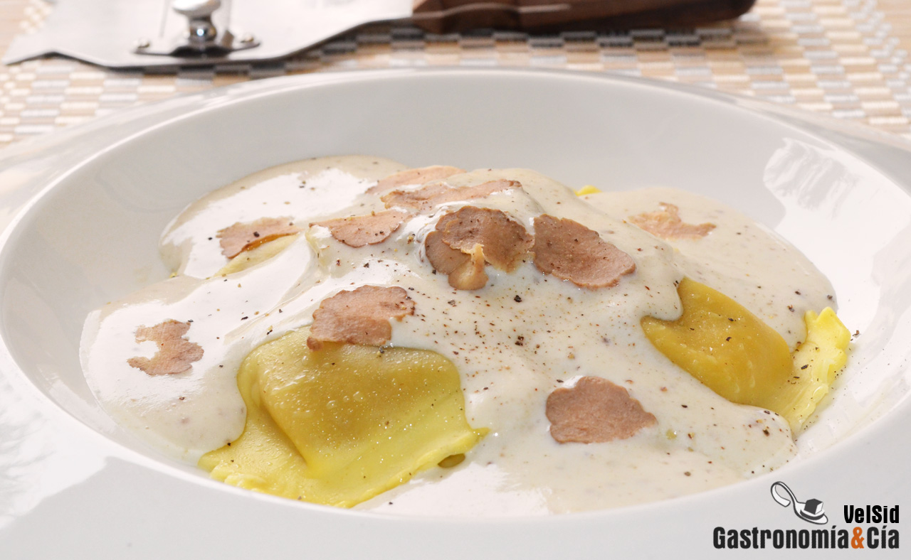Ravioli de boletus con salsa de trufa blanca