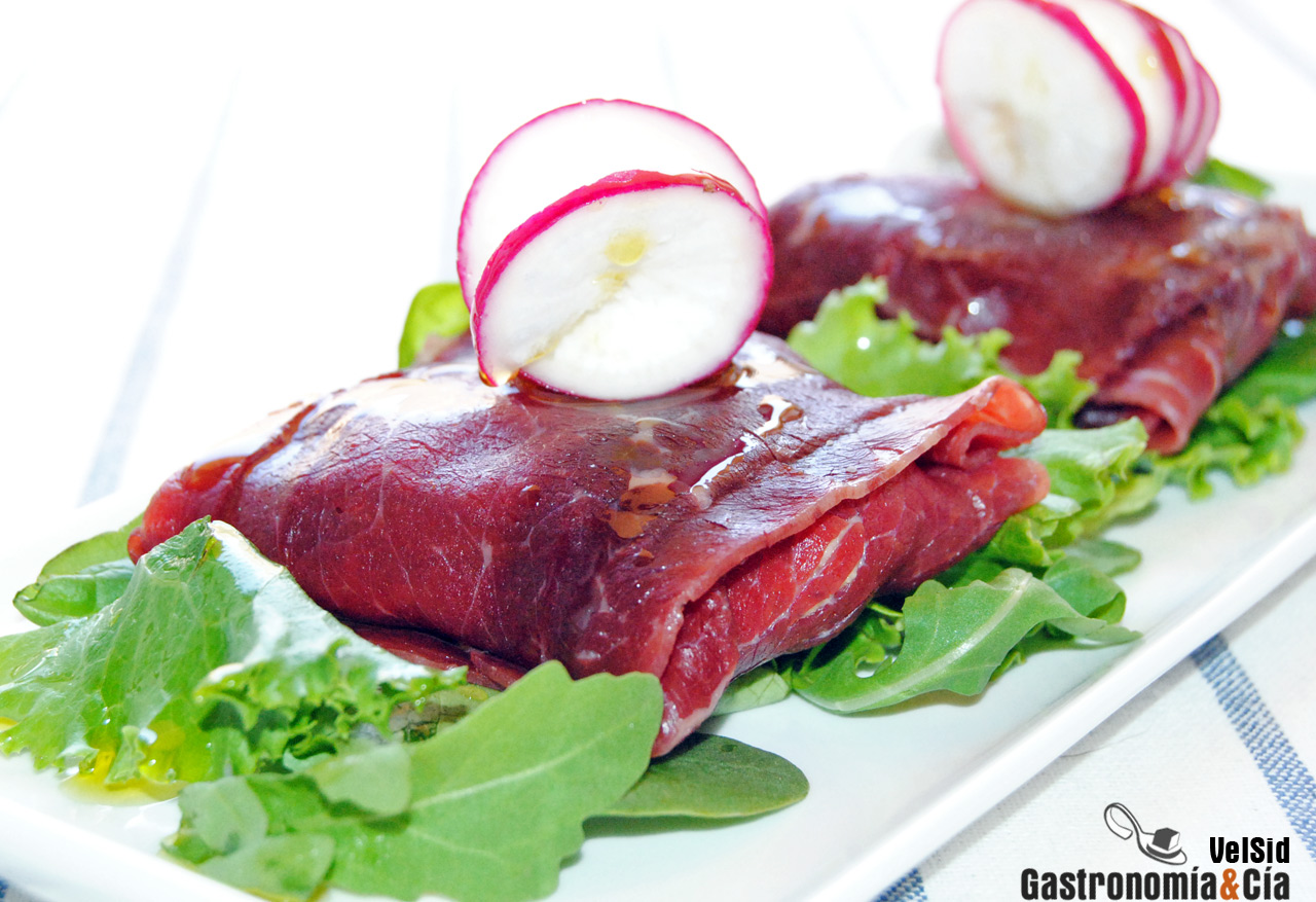 Ravioli de cecina y skordalia de nueces