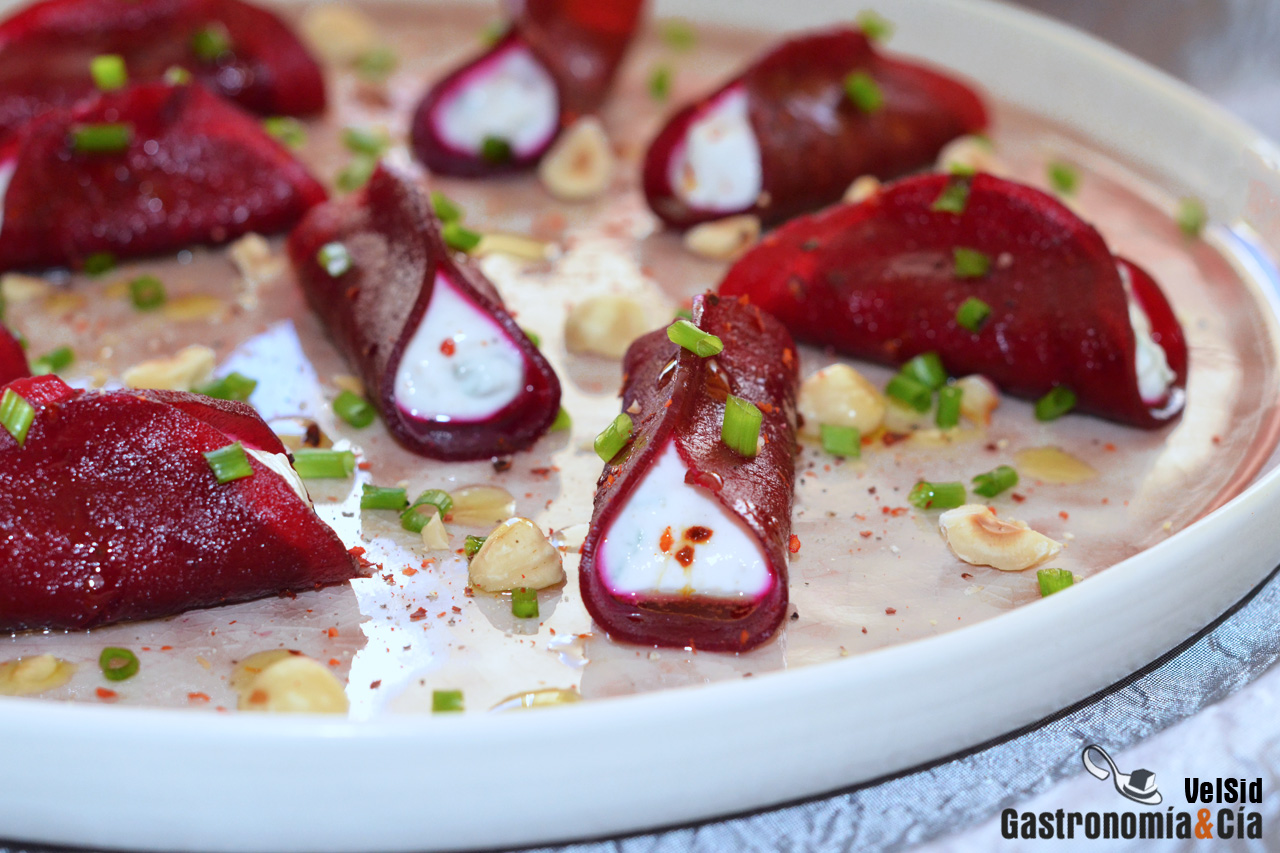 Ravioli de remolacha con yogur y avellanas, un rico ape