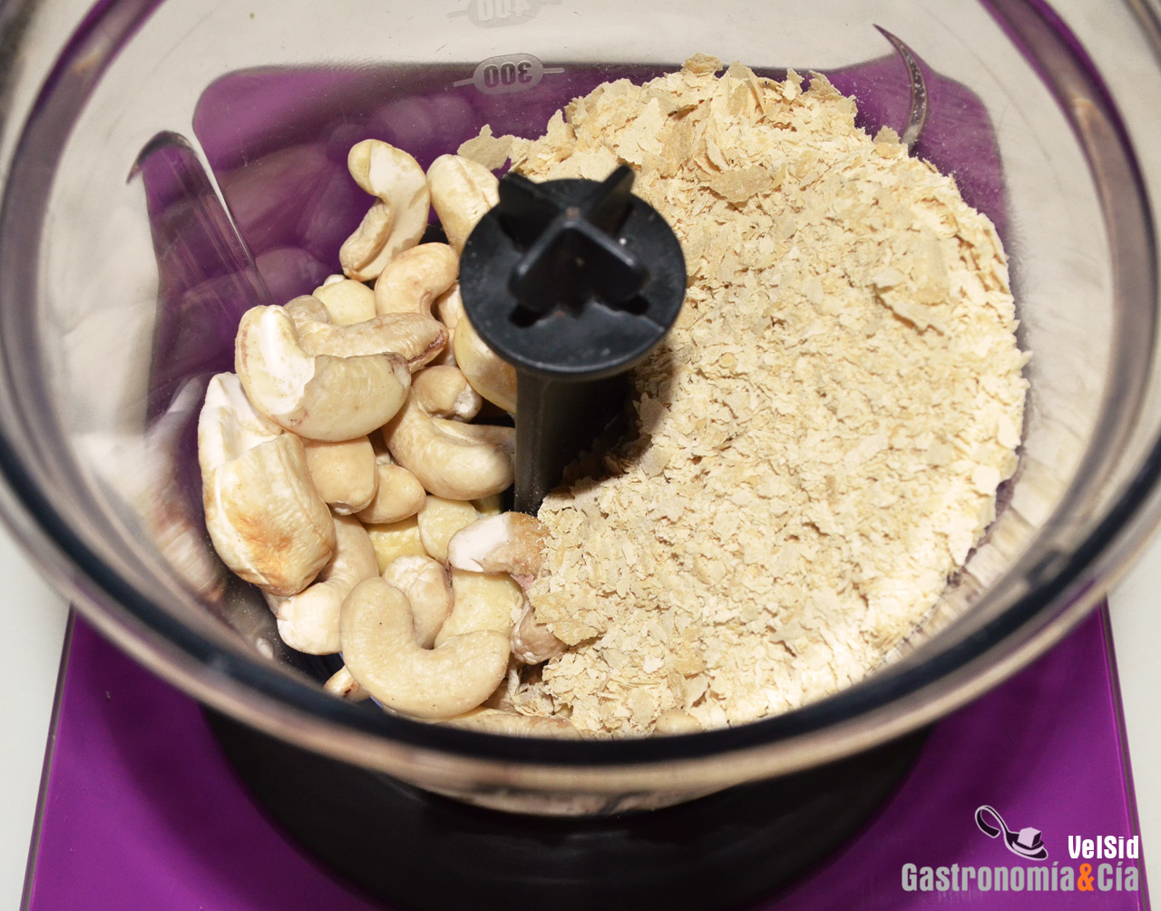 Cómo hacer rawmesan o ‘parmesano’ vegano