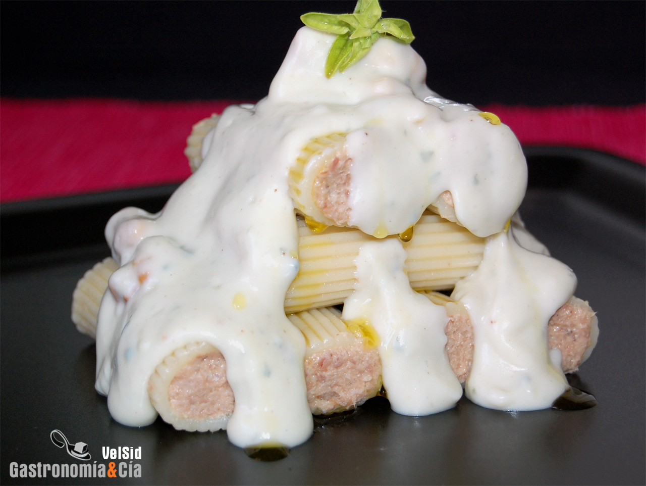 Rigatoni con bechamel de roquefort