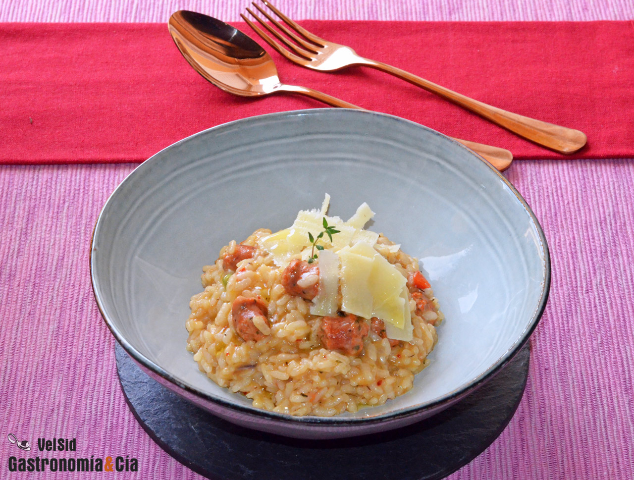 Risotto de salchichas de ternera y grana padano