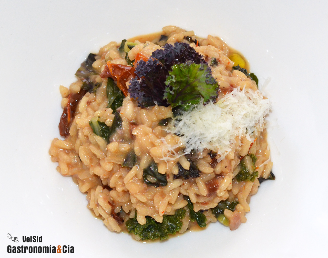 Risotto de kale y tomates secos