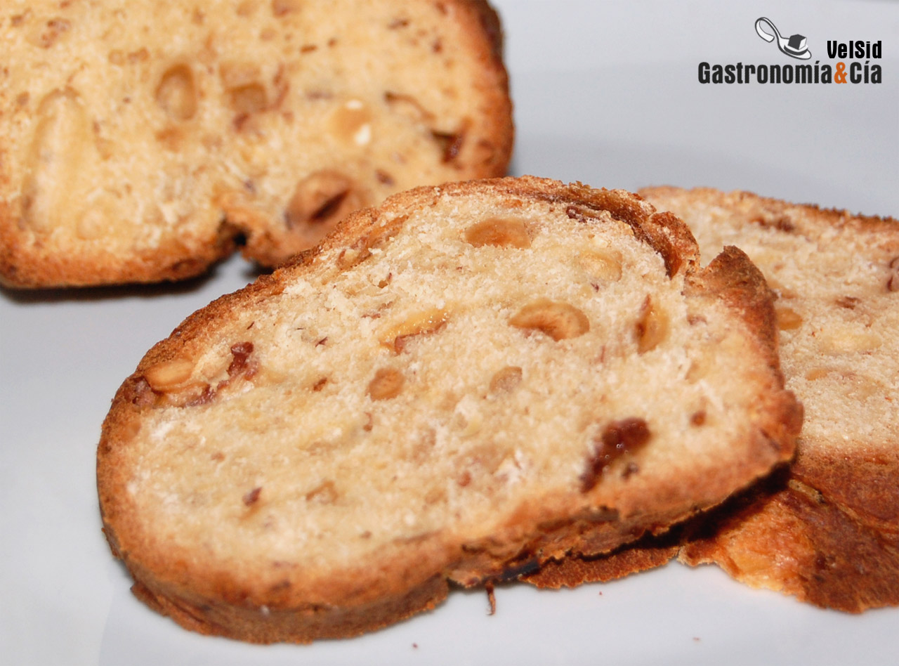 rRoscón de avellanas y pasas