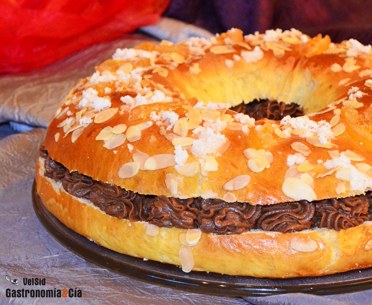 Roscón de Reyes relleno de trufa y praliné