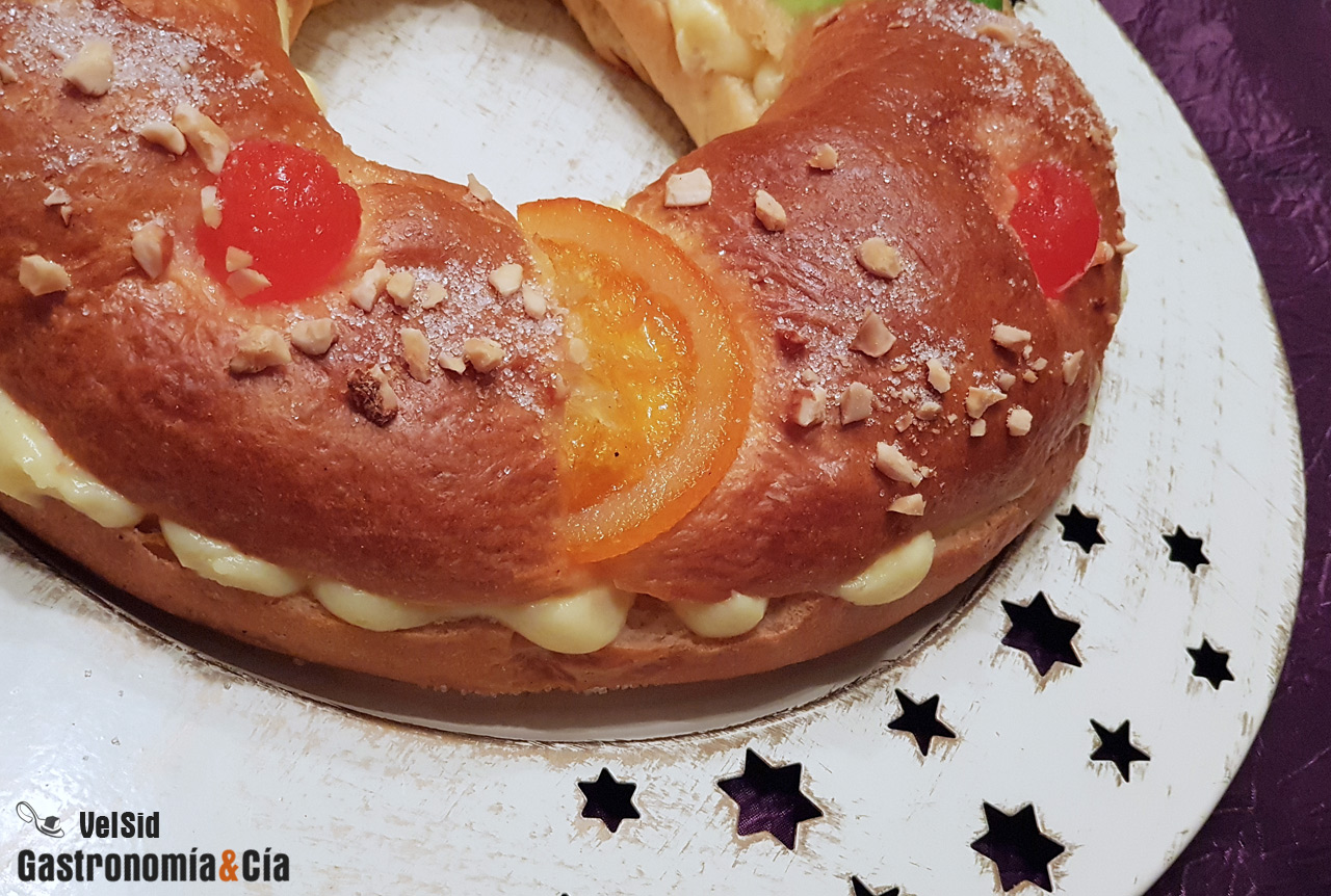 Receta de Roscón de Reyes fácil (sin masa madre) rellen