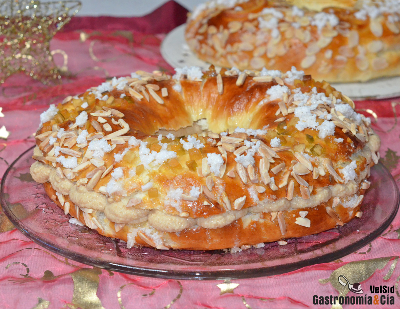 Roscón de Reyes relleno de turrón de Jijona