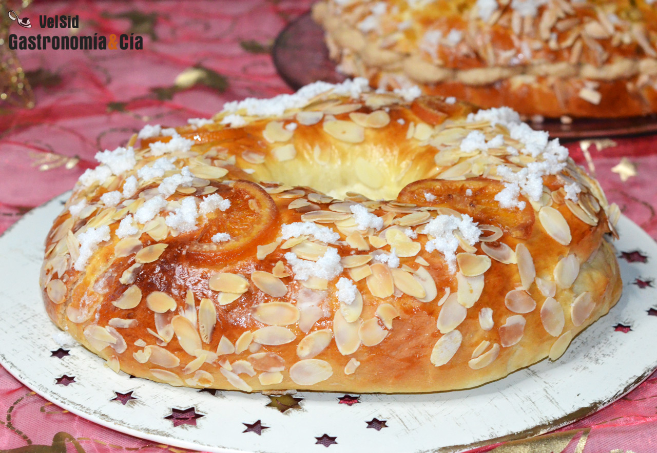 Roscón de Reyes relleno de turrón de Jijona