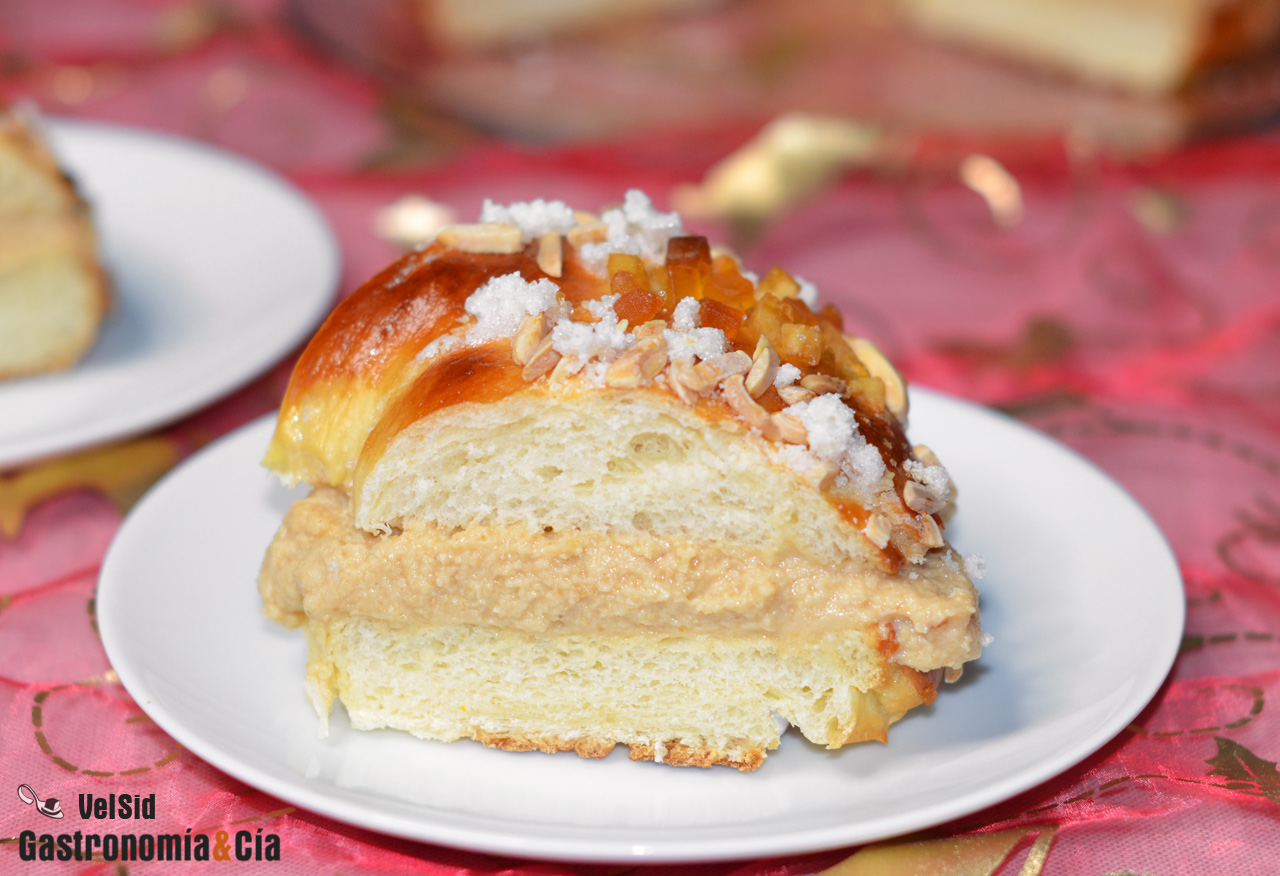 Roscón de Reyes relleno de turrón de Jijona