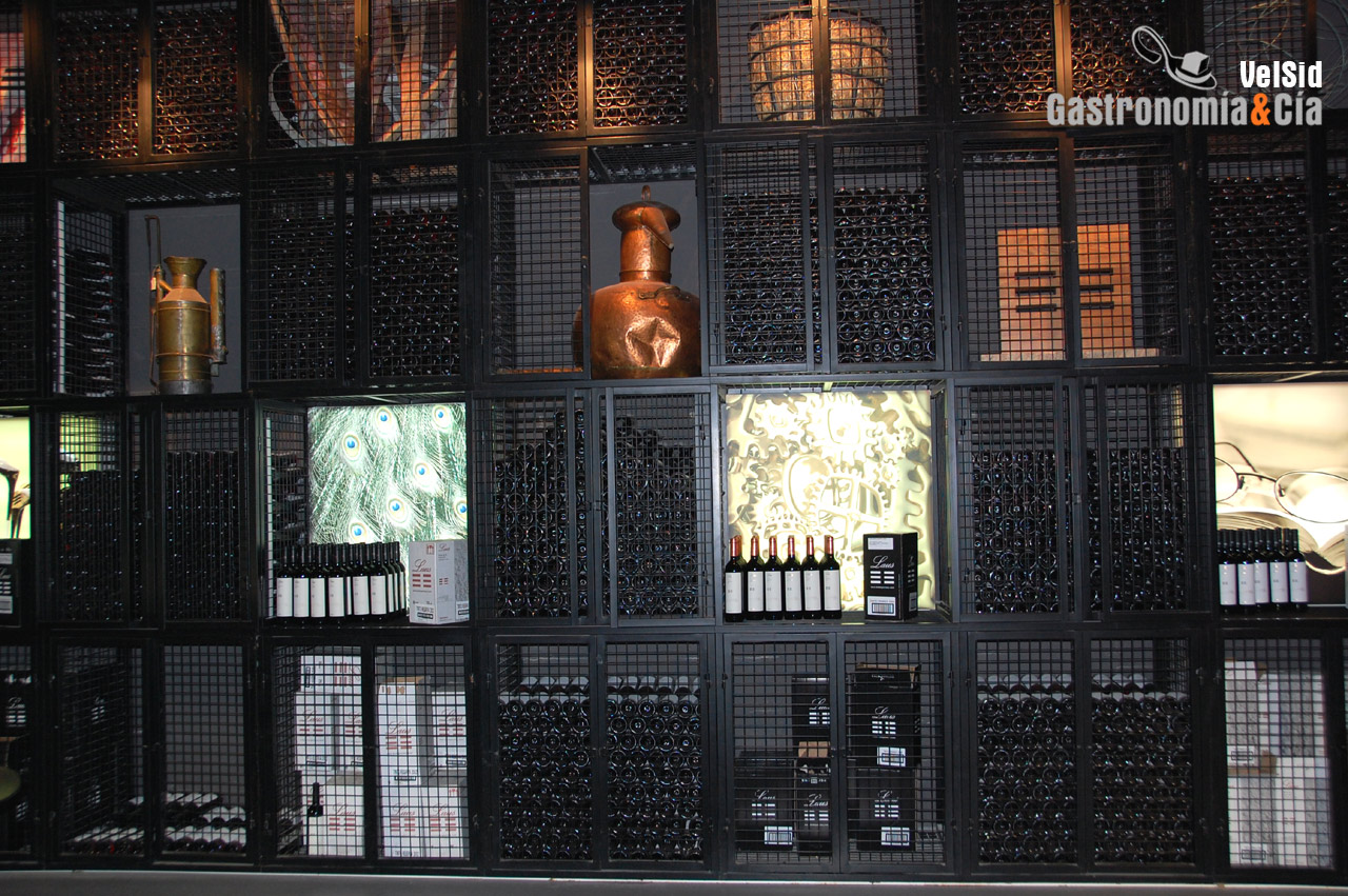 Detalle decoración Bodegas Laus