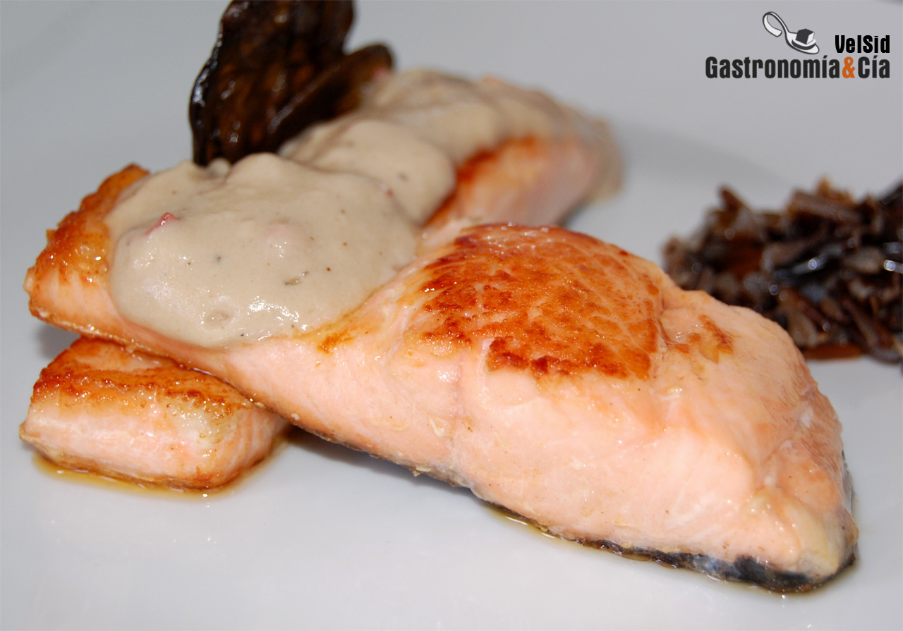 Salmón con salsa de coco y vainilla