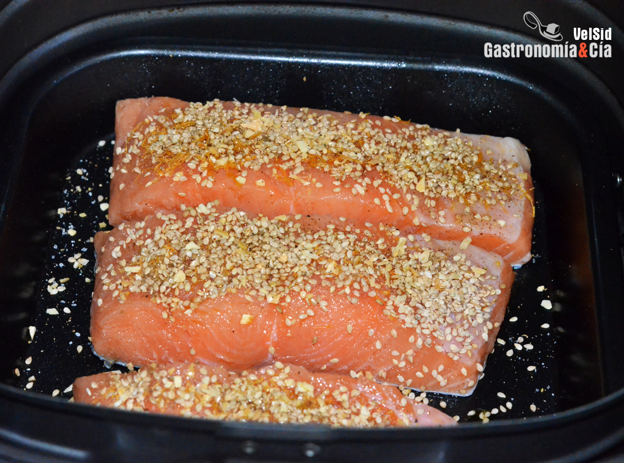 Salmón con sésamo y naranja