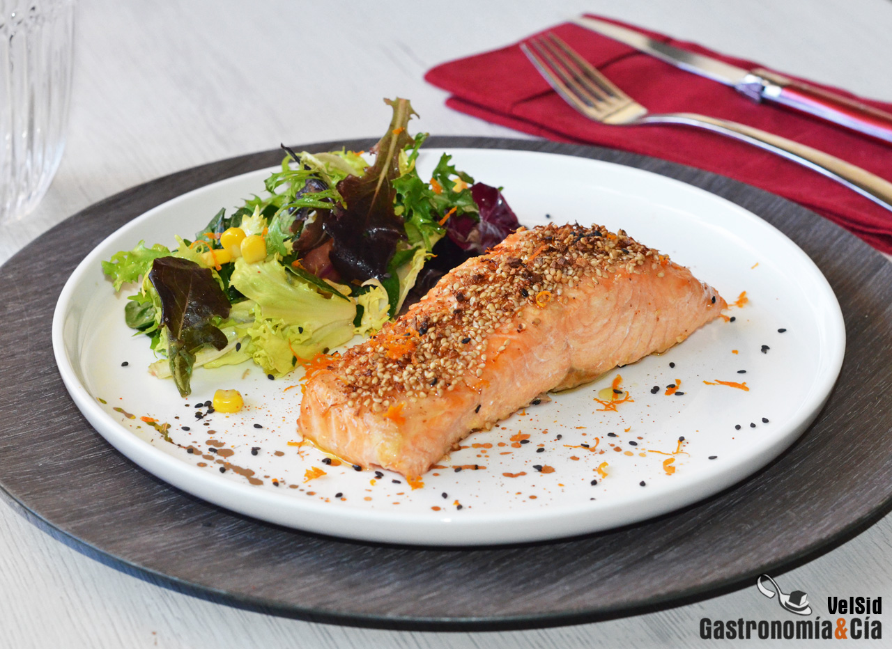 Salmón con sésamo y naranja