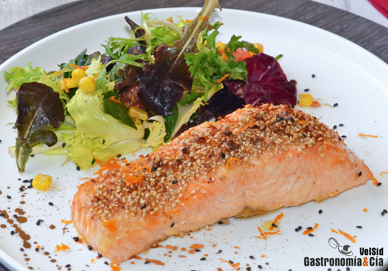 Salmón con sésamo y naranja
