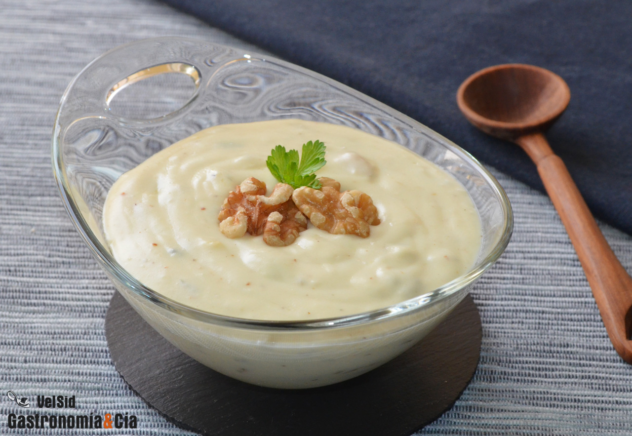 Receta de salsa de queso azul y nueces