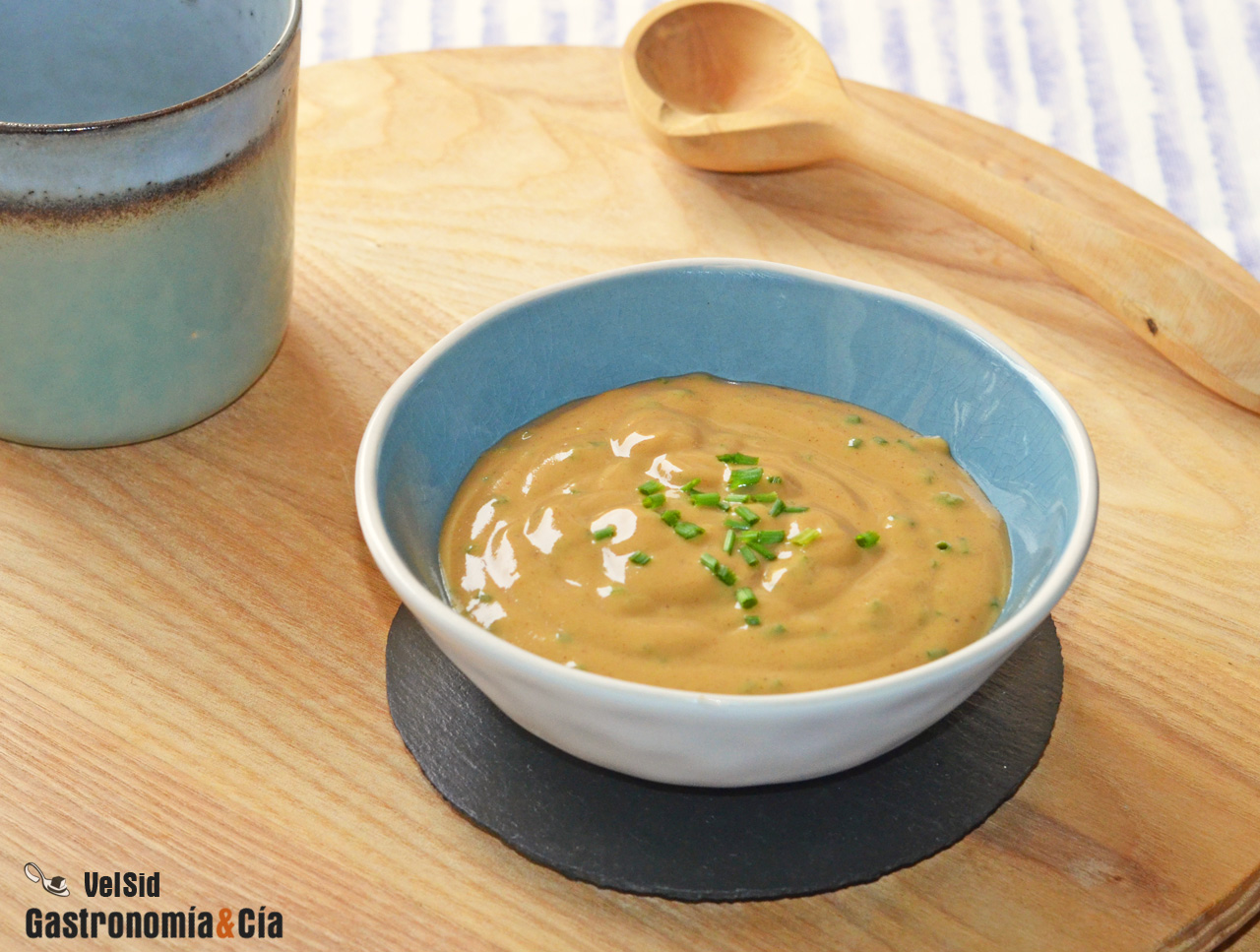 Cómo hacer una sencilla y sabrosa salsa para aderezar u