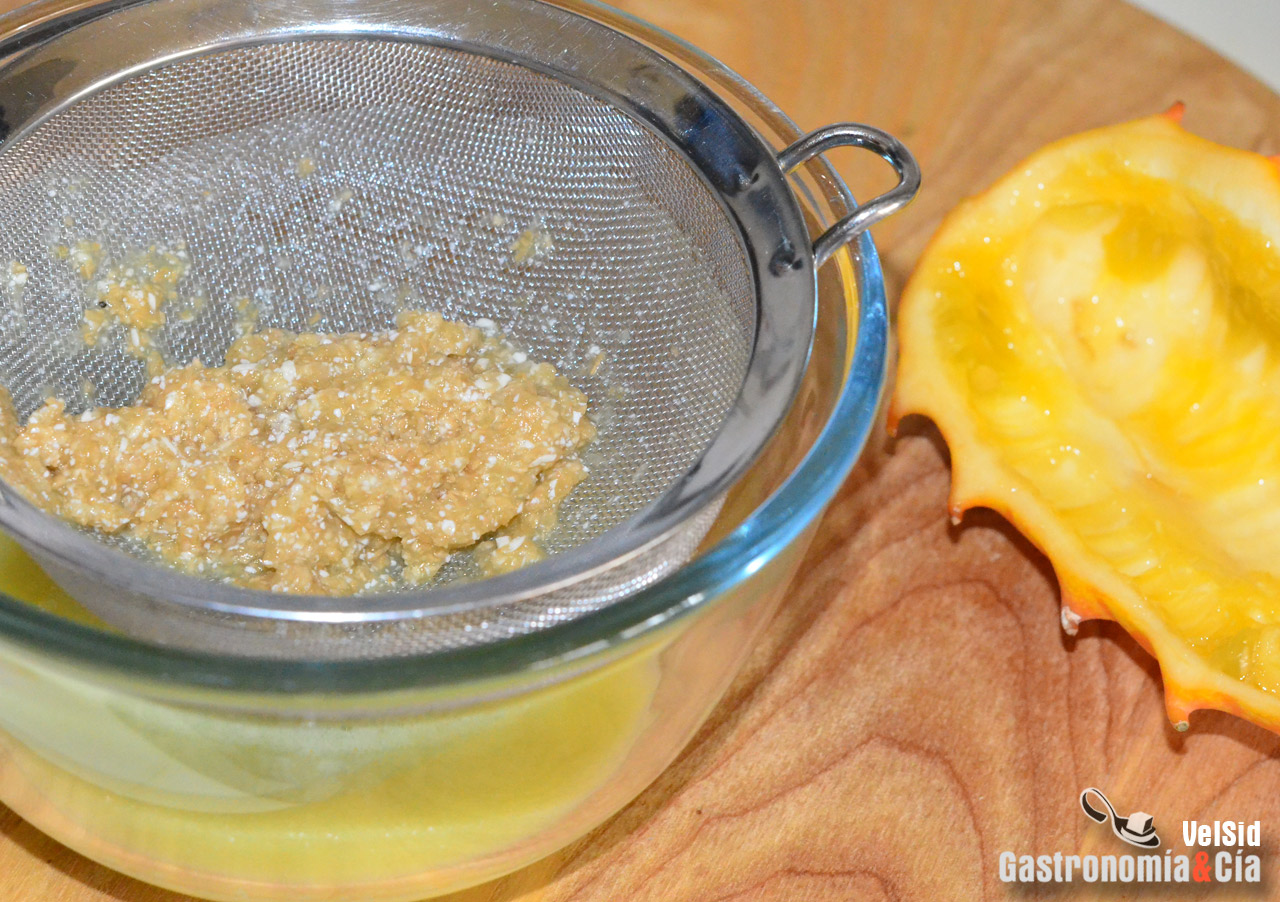 Salsa de kiwano, aguacate y mostaza