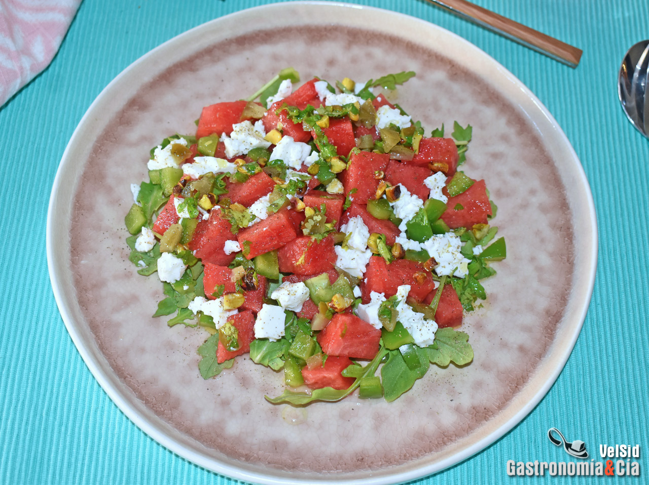 Ensalada de sandía con jalapeños, cilantro y lima