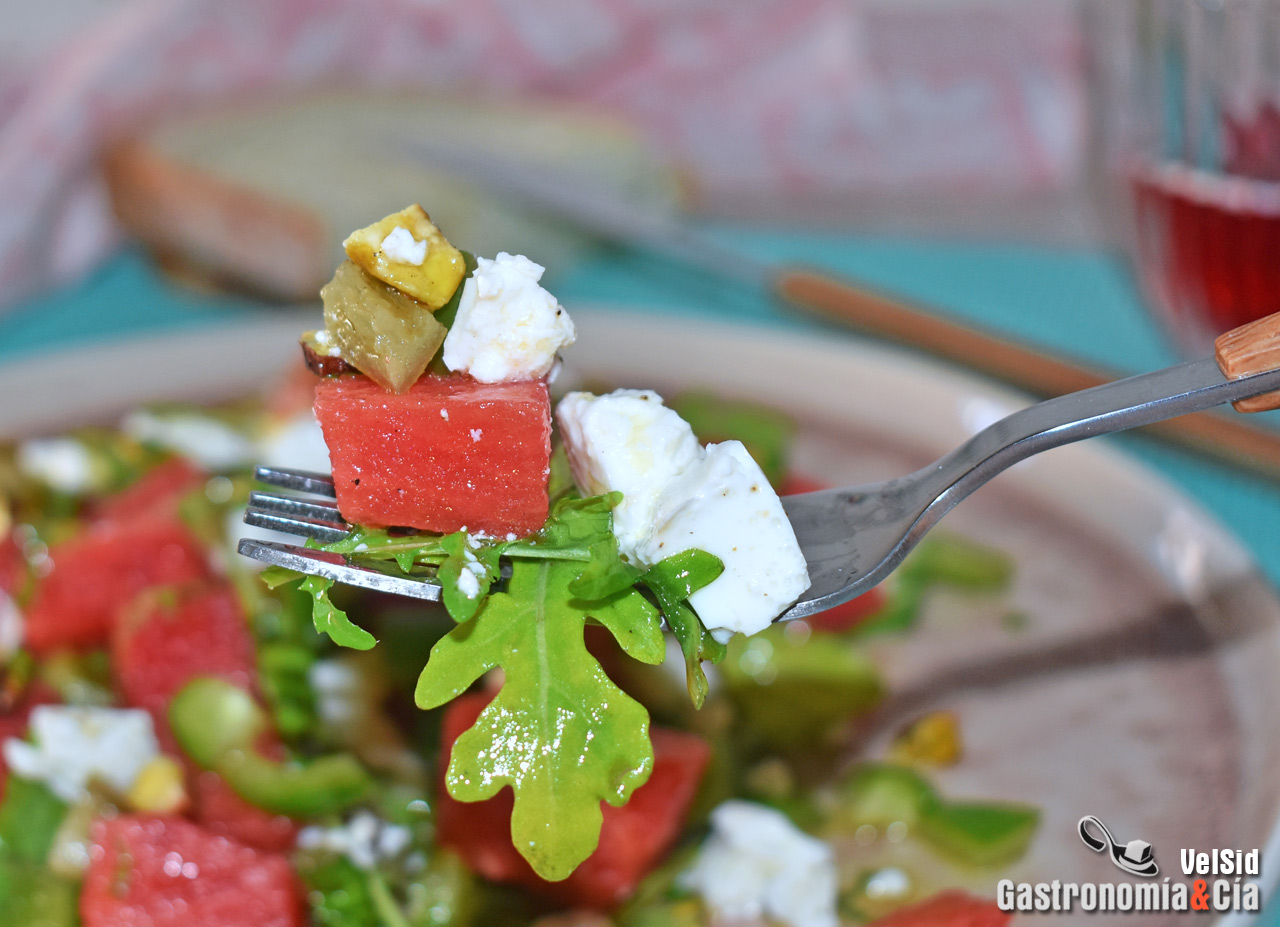 Ensalada de sandía con jalapeños, cilantro y lima