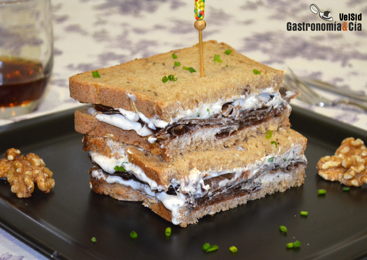 Sándwich de queso fresco, cecina y trufa