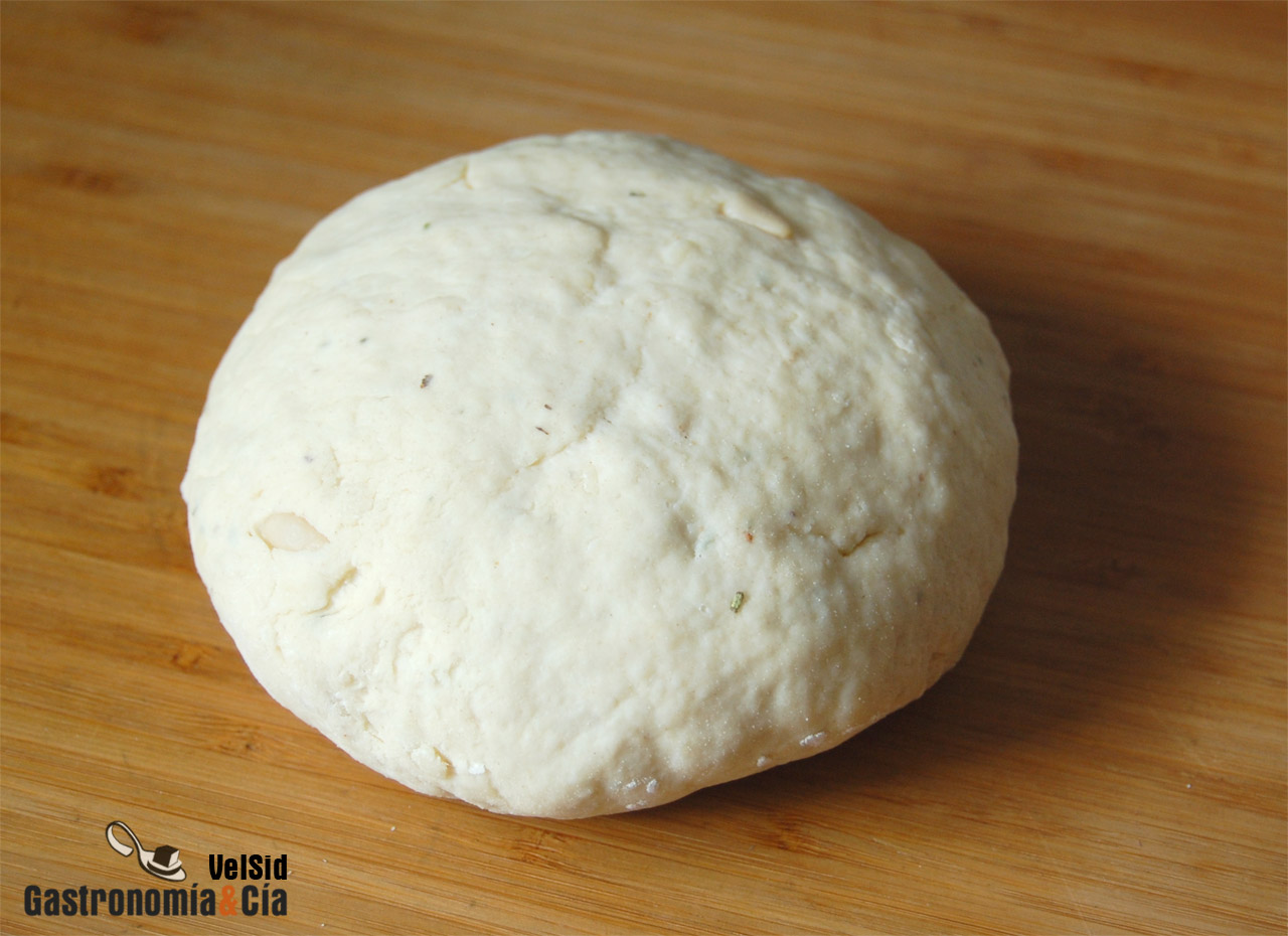 Scones de queso y piñones