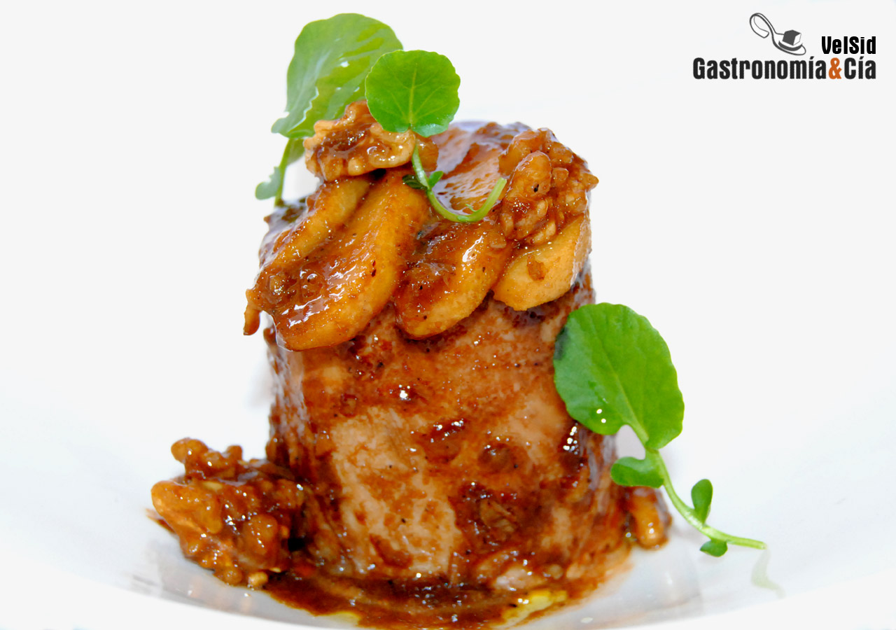 Solomillo de cerdo con cerveza negra, manzana y nueces