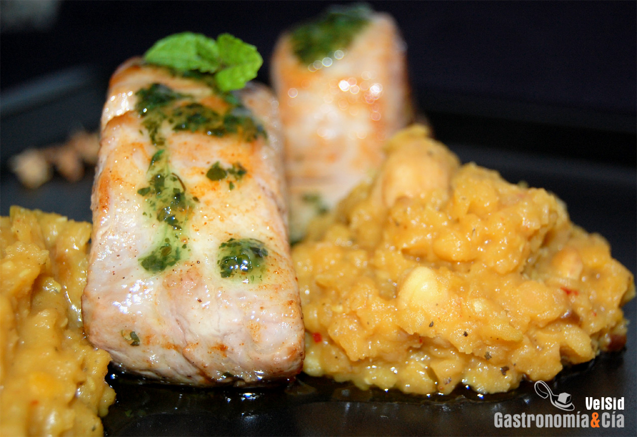 Solomillo a la menta con lentejas rojas