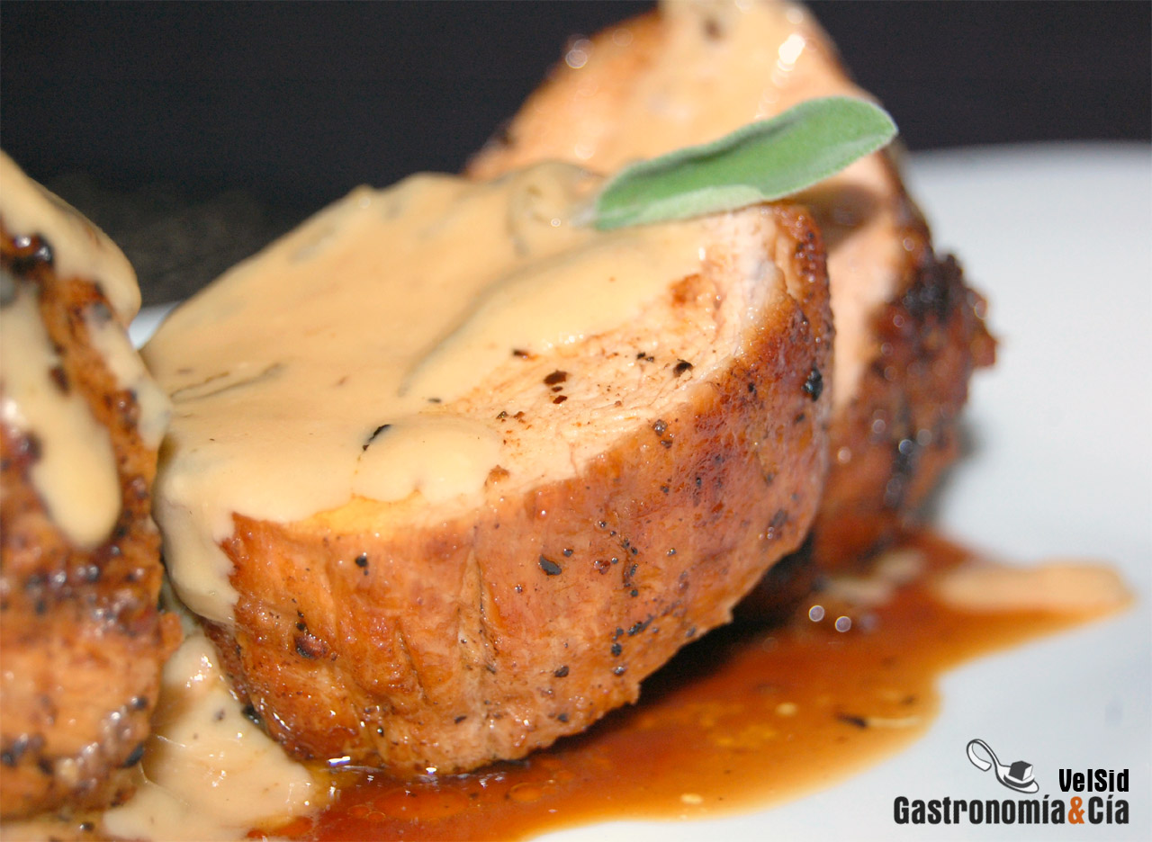 Solomillo de cerdo con salsa cremosa de salvia y vermou