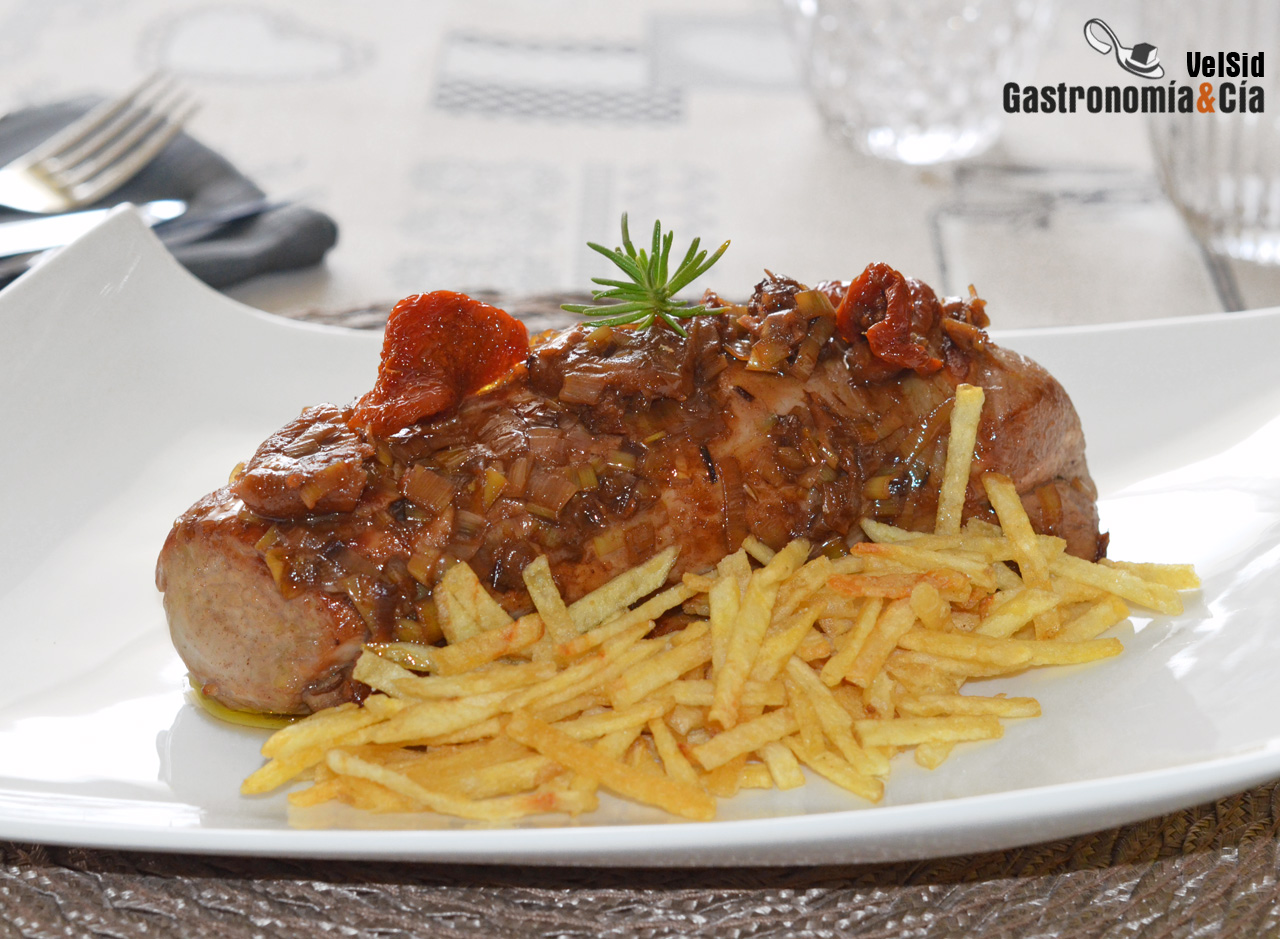 Solomillo de cerdo a la sidra con orejones y tomates se