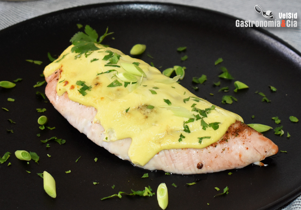 Solomillo de pavo gratinado con mahonesa de ajos 