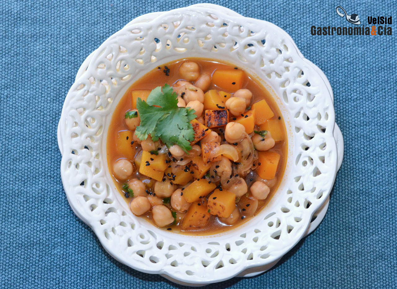 Sopa de garbanzos y calabaza