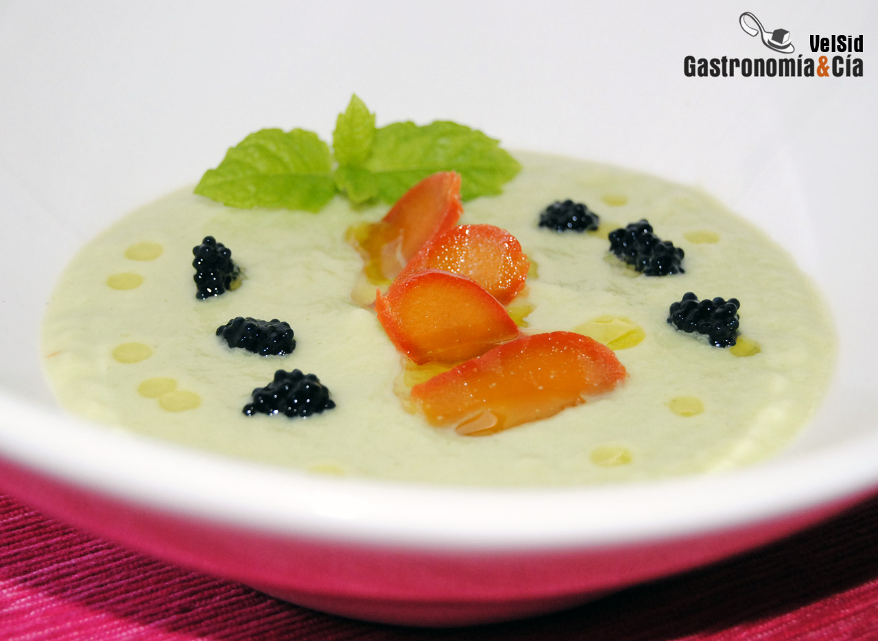 Sopa de pepino e hinojo