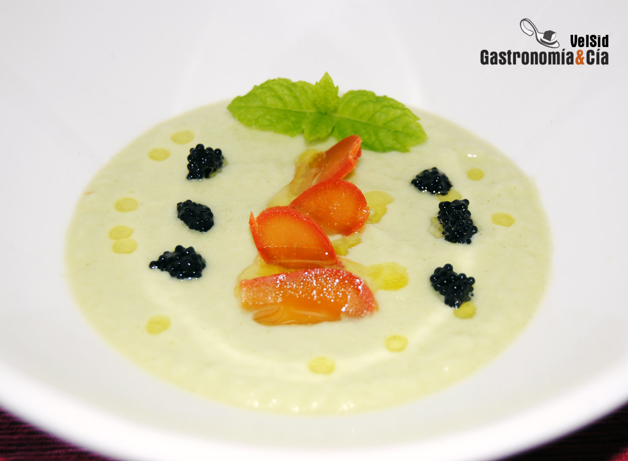 Sopa de pepino e hinojo