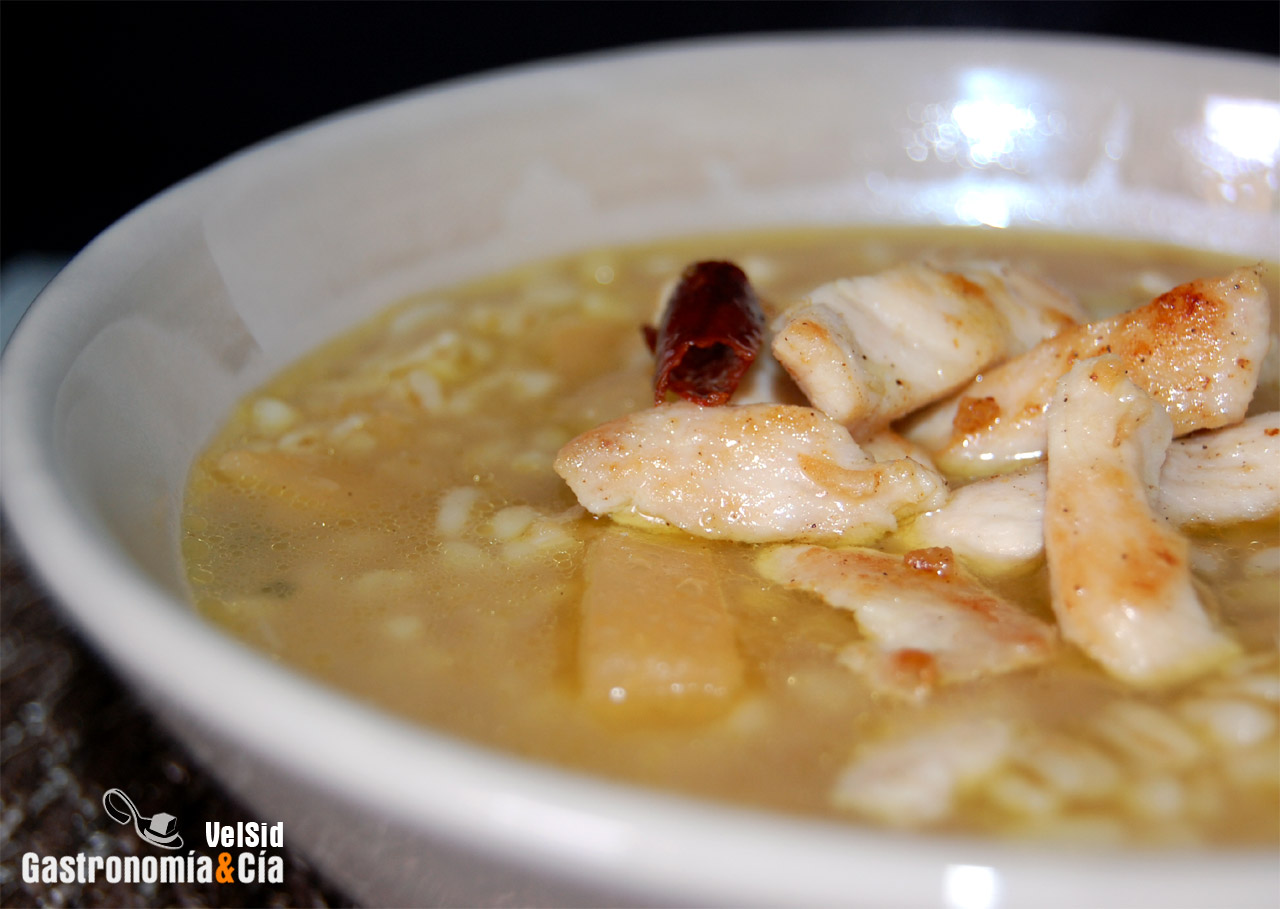 Sopa de trigo tierno y pollo al jengibre