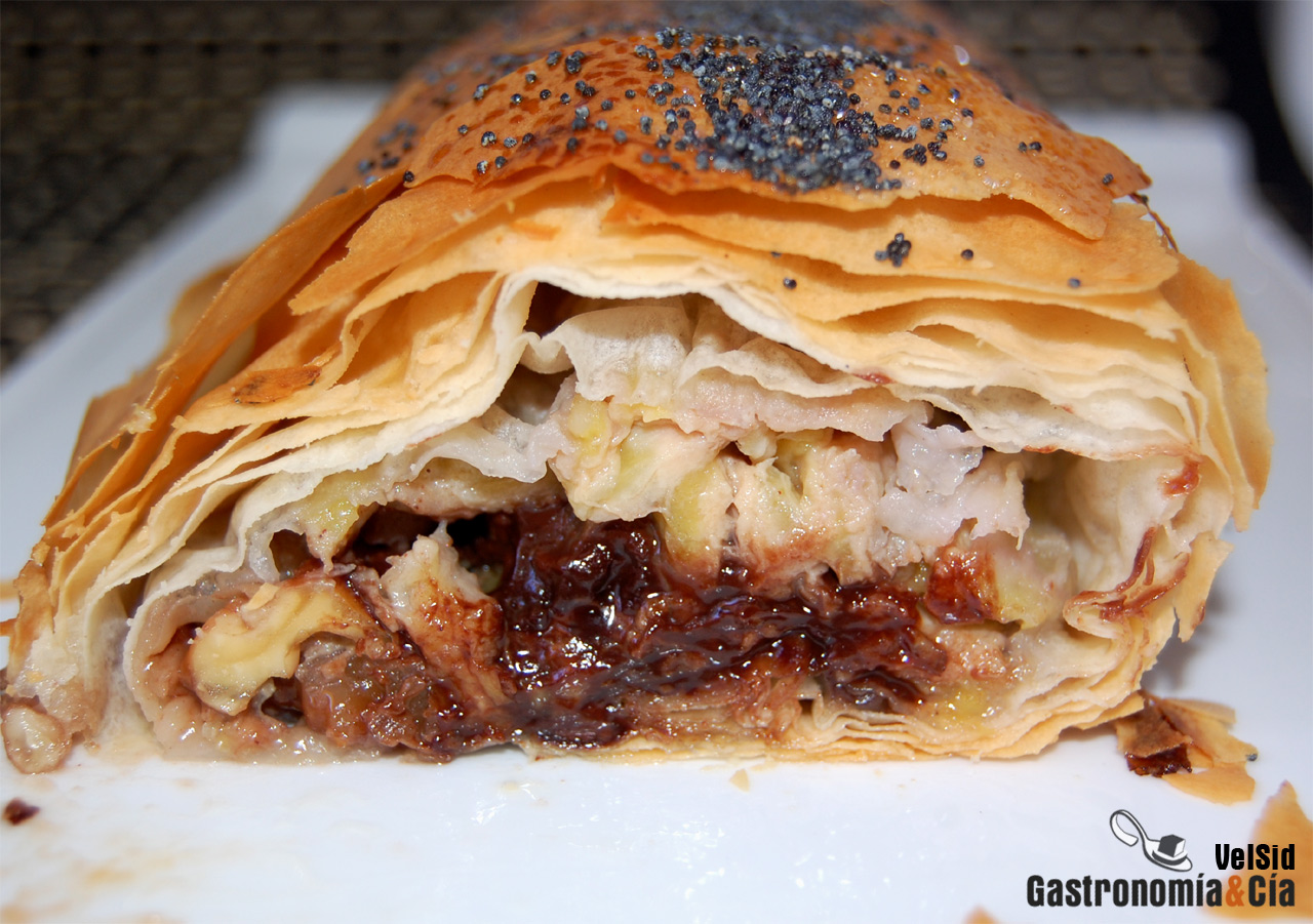 Strudel de plátano y chocolate
