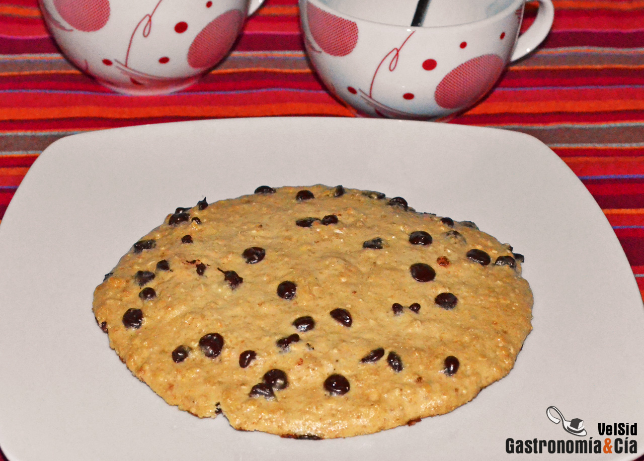 cookie de avena y chocolate en microondas