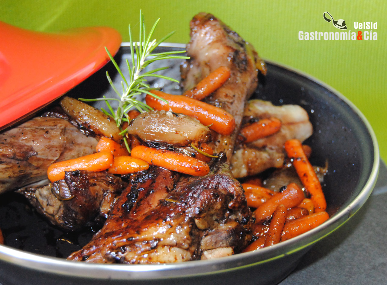 Tajine de cordero y zanahoria al romero