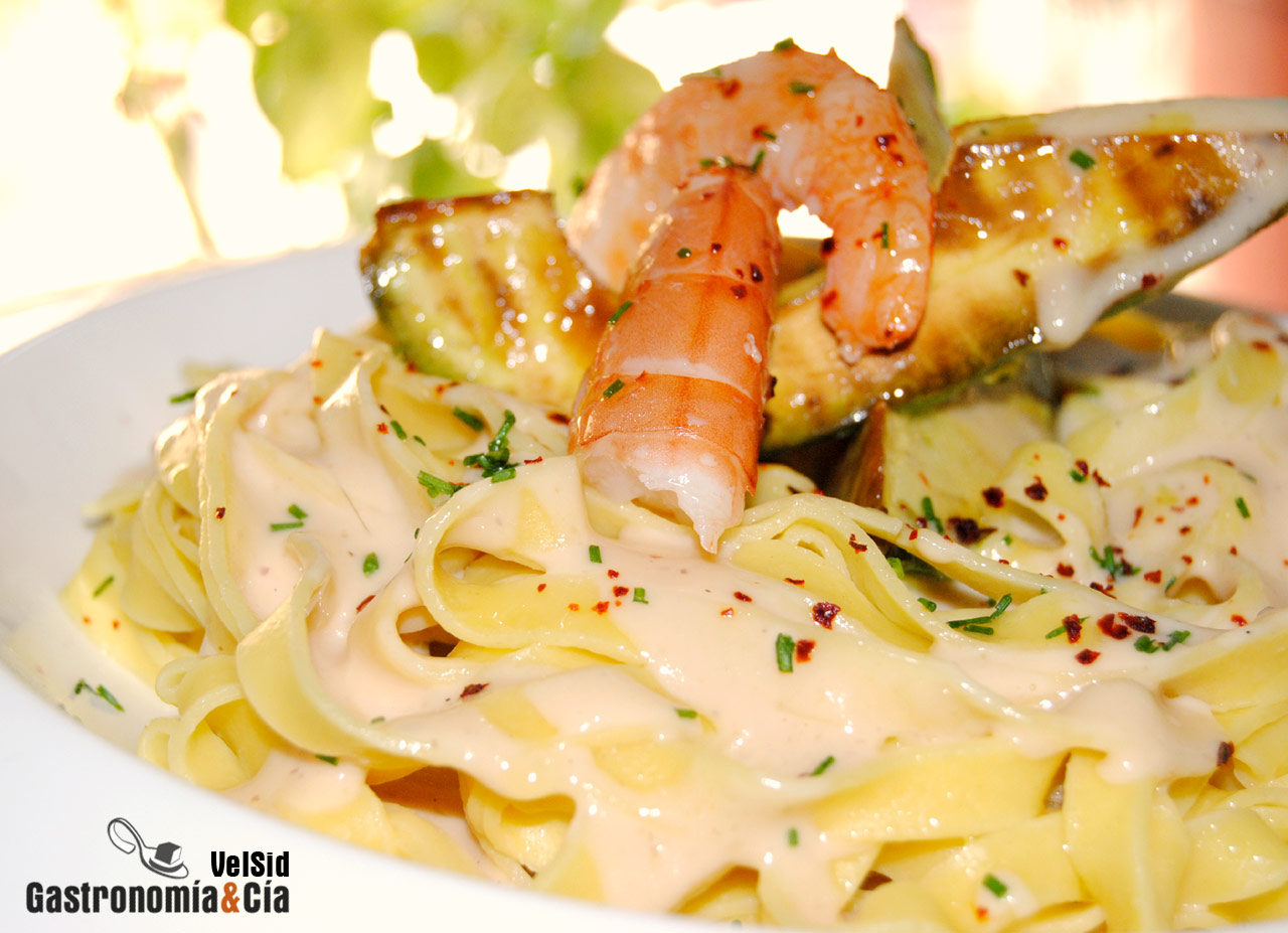 Tallarines con salsa de langostinos