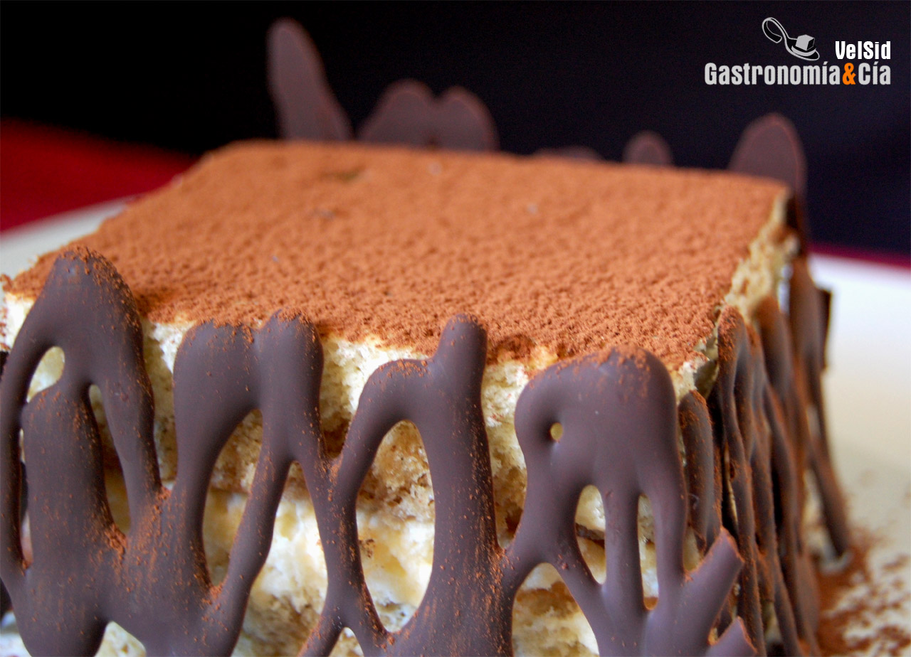 Tarta de mousse de tiramisú