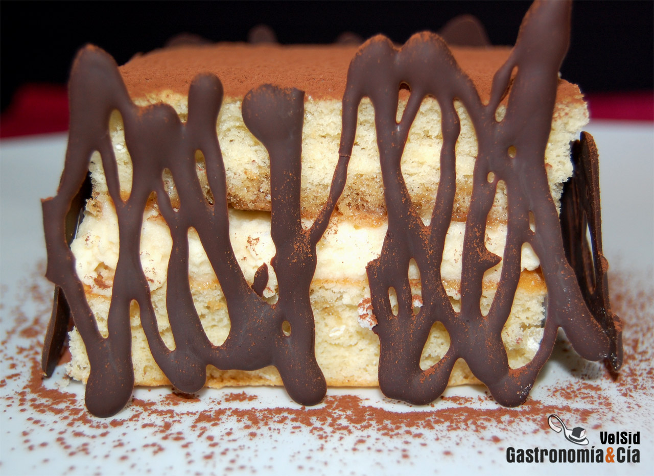 Tarta de mousse de tiramisú