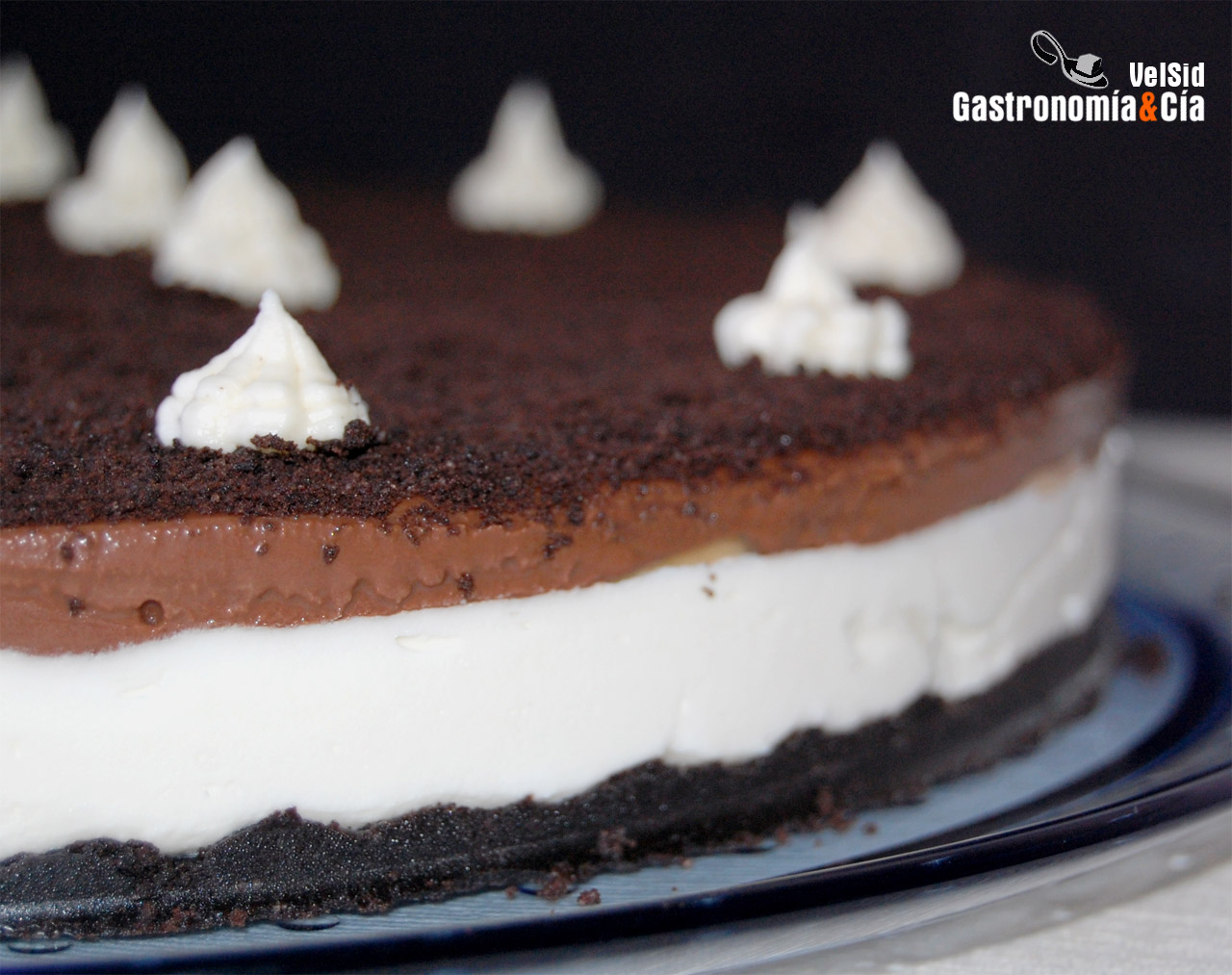 Tarta de chocolate, caramelo y nata