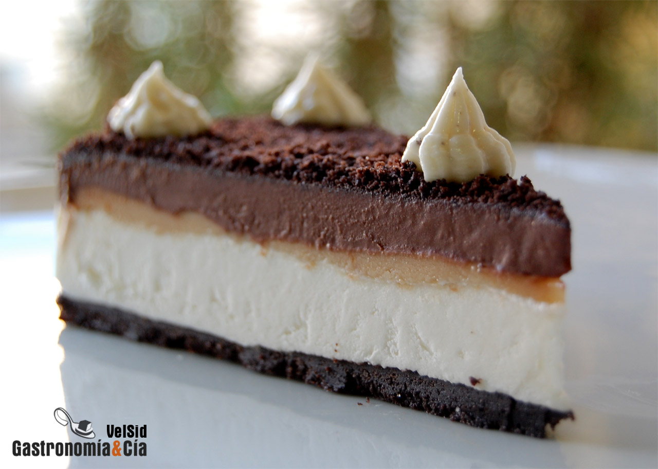 Tarta de chocolate, caramelo y nata
