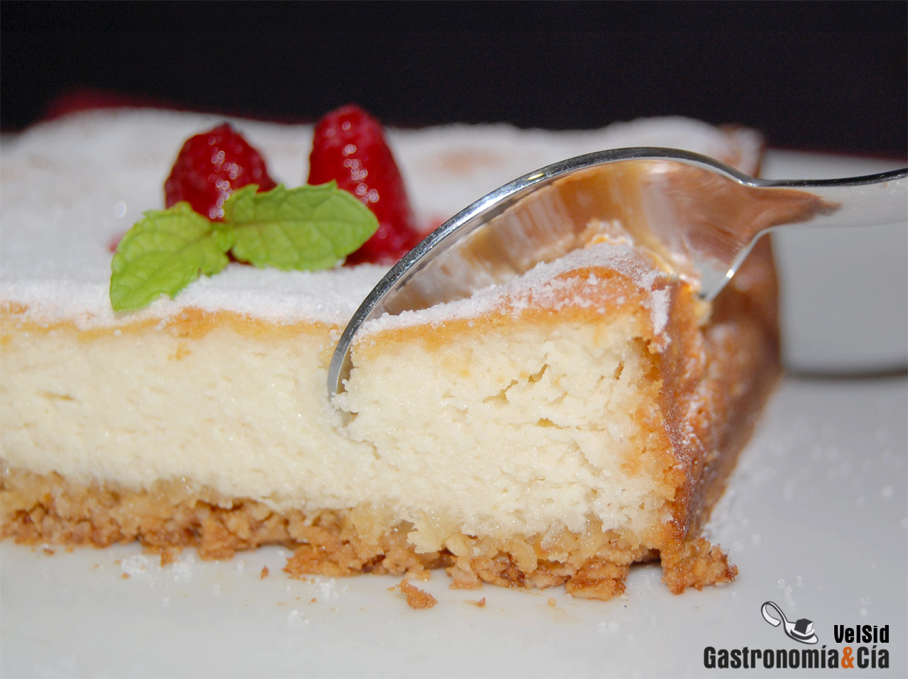 Tarta de requesón y almendras