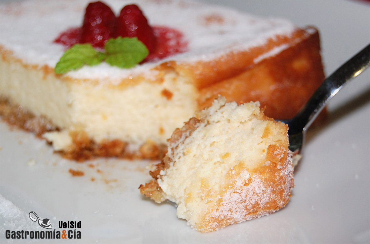 Tarta de requesón y almendras
