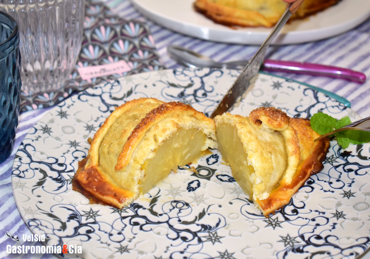 Tartaletas de pera con yogur y vainilla