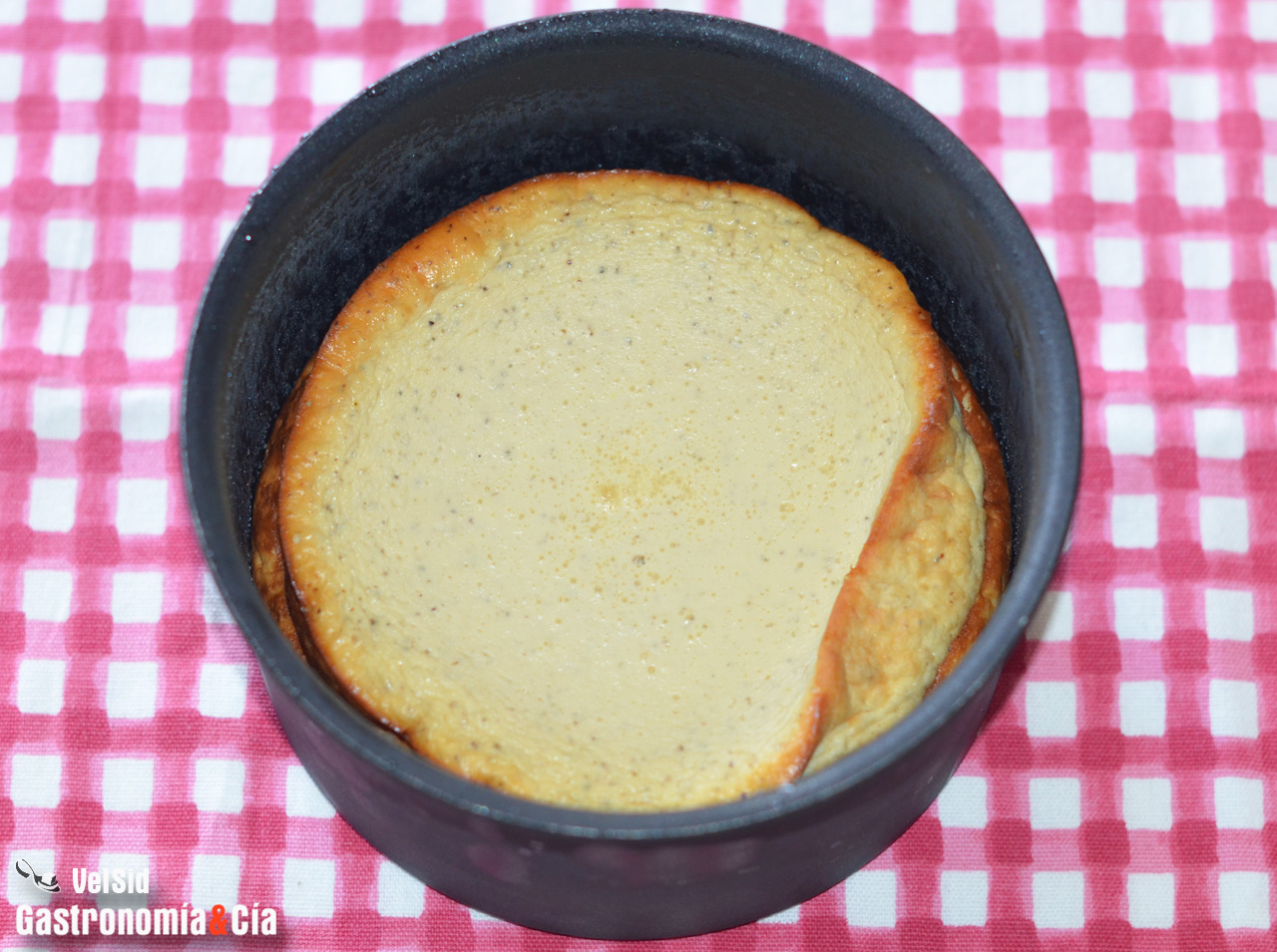 Tarta de queso al aroma de chufa y azahar