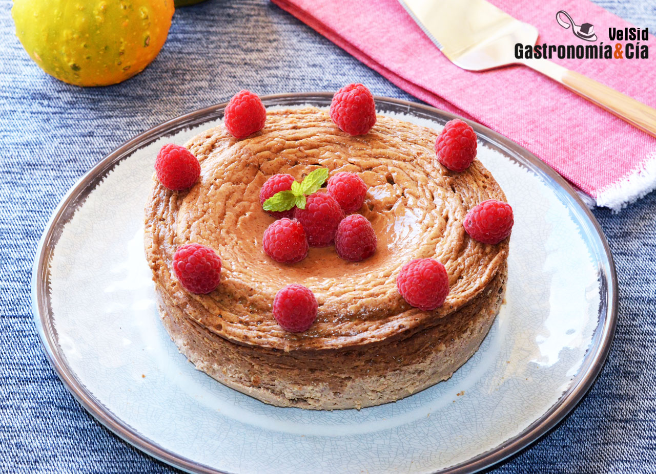 Tarta de queso y almendras tostadas