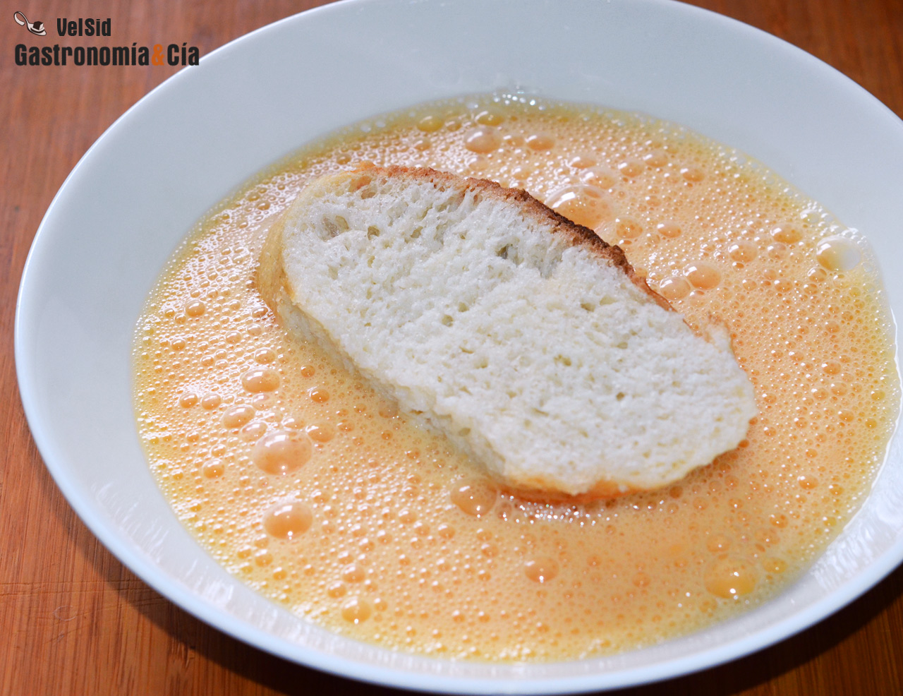 Torrijas de leche con almíbar de miel y Pedro Ximénez
