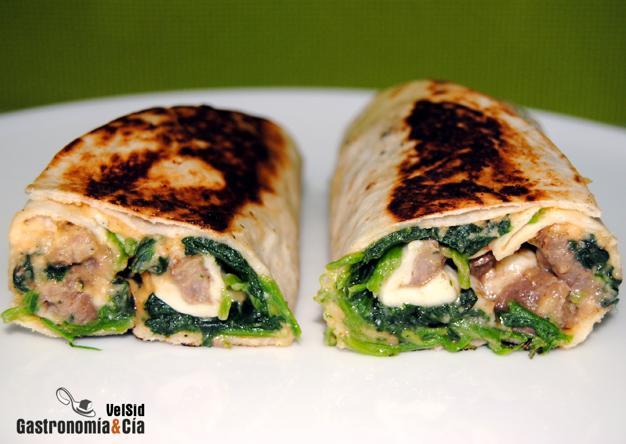 Tortillas rellenas de hummus, espinacas y ternera